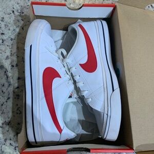 Men’s Nike Court Legacy Size 11.5